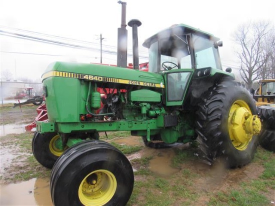 JD 4640 Cab Tractor, H/A, 2WD, Quad Range Trans, Salvage