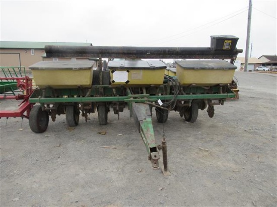 JD 7200 6R Planter w/Monitor & Radar