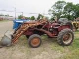IH 240 Utility Tractor w/loader