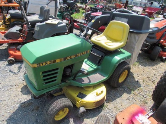 JD STX38 Lawn Tractor w/ Bagger (non-running)