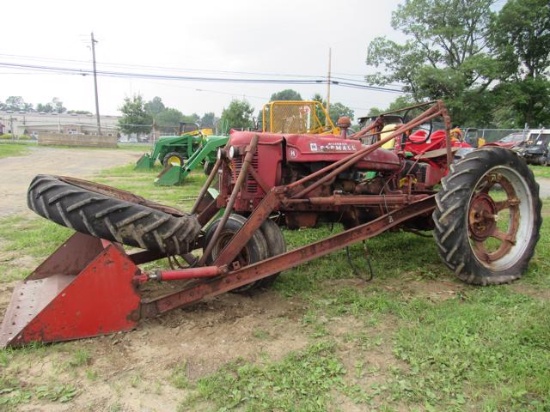 Farmall H w/ Loader