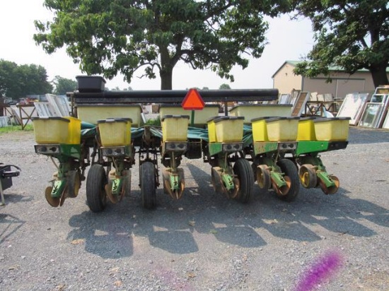 JD 7200 6R Planter w/Monitor & Radar