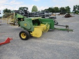 JD 336 Baler w/ kicker