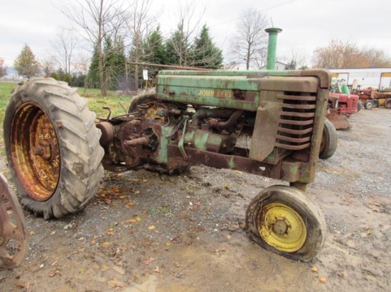 JD G Parts Tractor