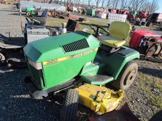 JD 320 L&G Tractor