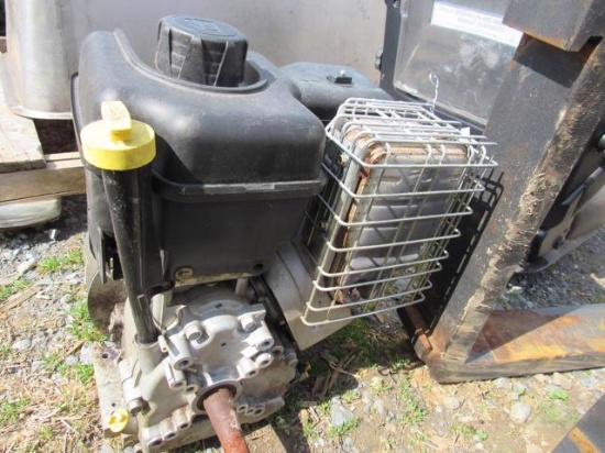 8HP Briggs & Stratton Gas Engine