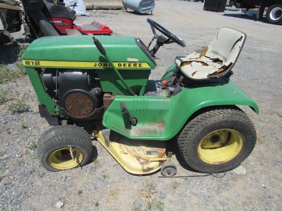 JD 212 Lawn Tractor, Gas