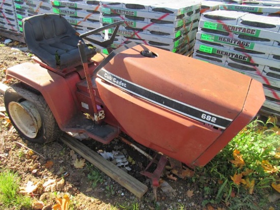 Cub Cadet 682 Non-Running Tractor