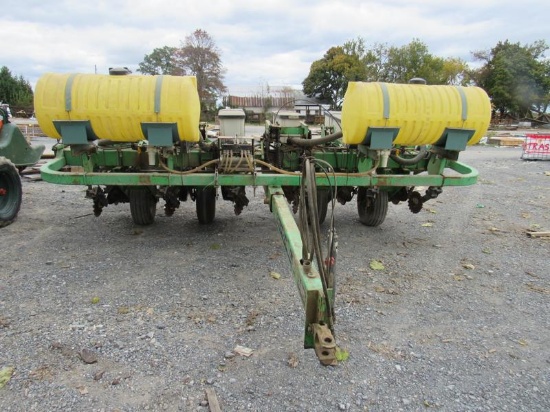 Duetz Allis 385 6R Corn Planter, Liquid Fertilizer