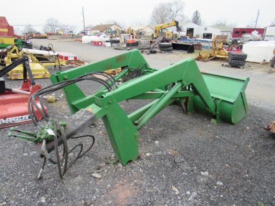 Loader & Mounting Bracket for JD 3010 or 3020