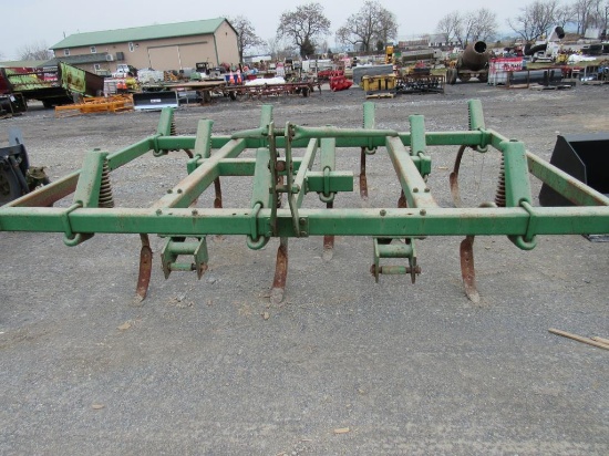 JD 9-Tooth Chisel Plow