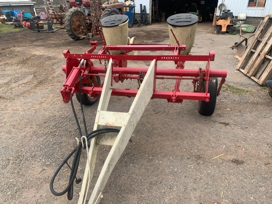 IH 2R Corn Planter