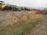 Gehl 3Pt 5-Wheel Hay Rake