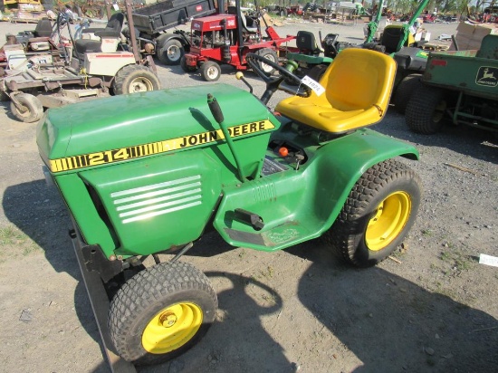 JD 214 Gas Lawn Tractor (not running)
