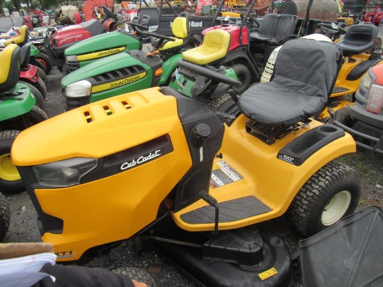 Cub Cadet XT1 L&G Tractor