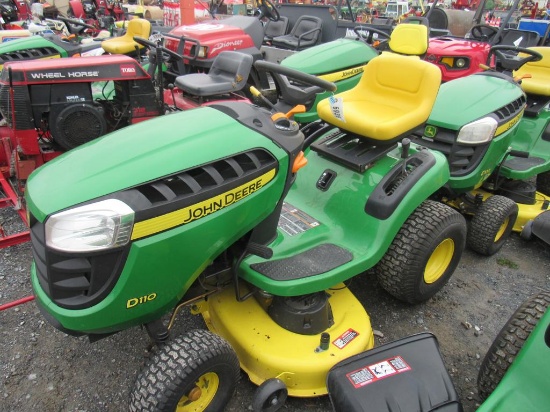 JD 110 L&G Tractor