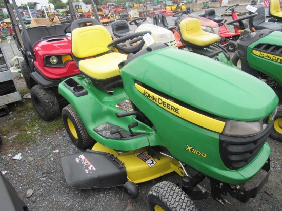 JD X300 L&G Tractor (runs rough)