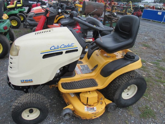 Cub Cadet LT1045 Riding Mower