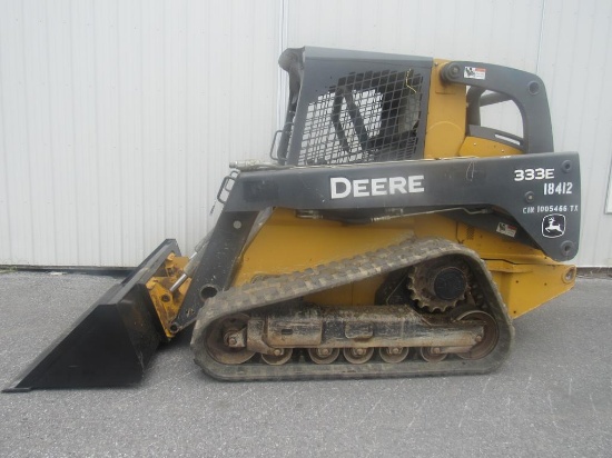 JD 333E Track Loader w/ 84" Bucket