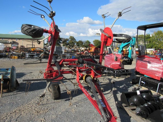 Pull Type Fella 4 Basket Hyd. Tedder