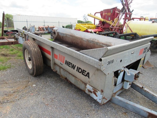 NI 3618 Manure Spreader