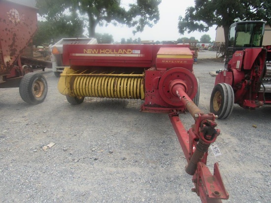NH 326 Hay Baler
