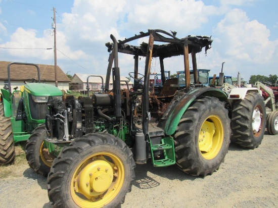 JD 5055E, 4WD, CAb, LHR (fire damage)