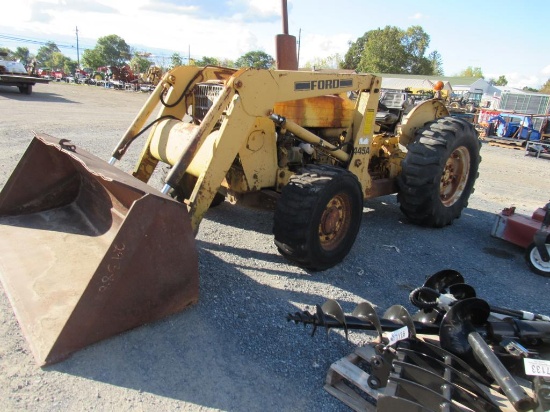Ford 445A Tractor w/ F.E.L & Bucket, (non-running)