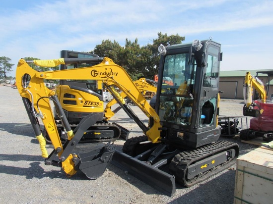 AGT Excavator STE 35SR w/Cab & Thumb