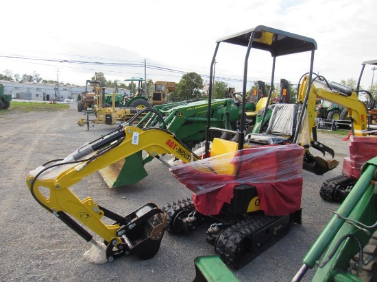 AGROTK QH12 Mini Excavator w/Thumb & Canopy (New)