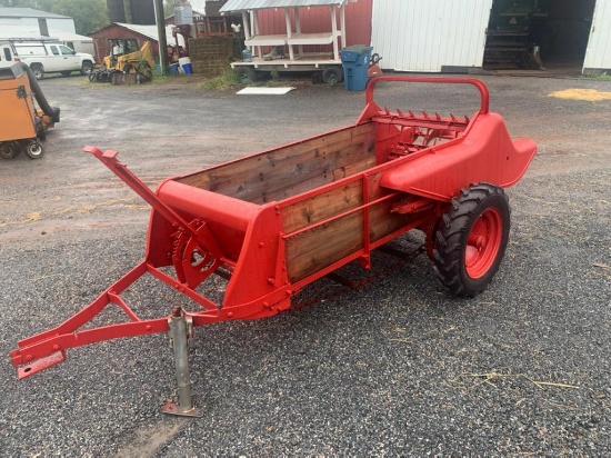IH 100 Manure Spreader