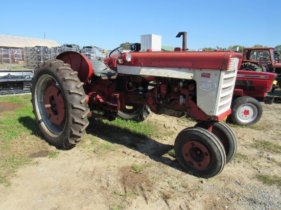 Farmall 240 Tractor, 2WD, Gas