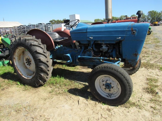 Ford 2000 Gas Tractor, 2WD (not running)