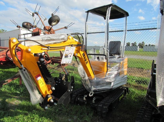 Miva VA13 Mini Excavator w/Thumb