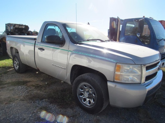 2007 Chevy 1500 Pick Up Truck w/ Title GVW: 6,400