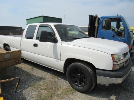 2007 Chevy Silverado 1500 w/ Extended Cab