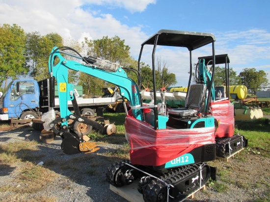 AGT QH12 Mini Excavator  w/Thumb (New)