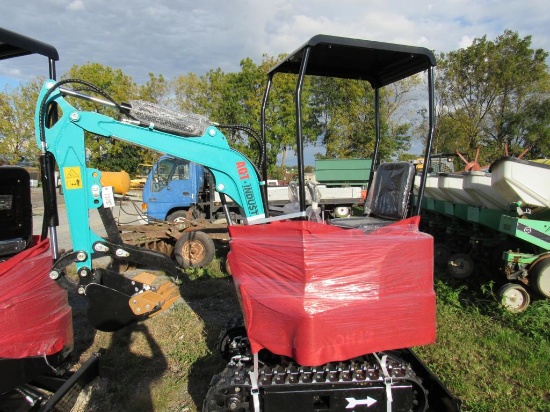 AGT QH12 Mini Excavator  w/Thumb (New)