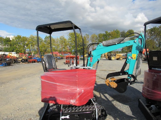 AGT QH12 Mini Excavator  w/Thumb (New)