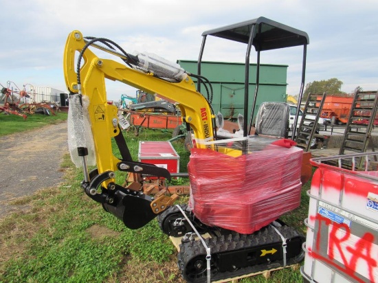 AGT QH12 Mini Excavator  w/Thumb (New)