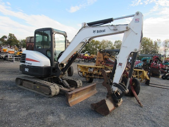 Bobcat E42 Excavator, EROPS, Thumb