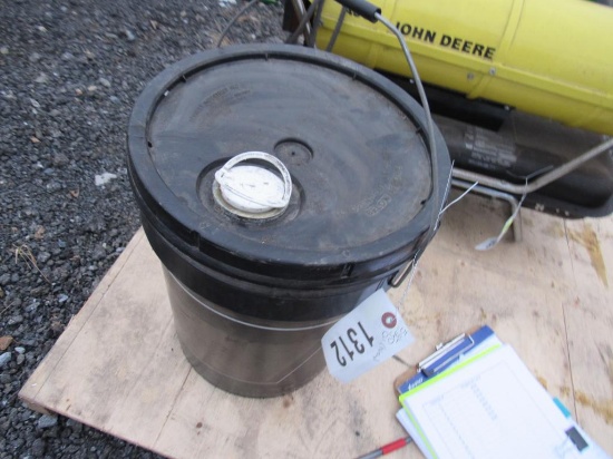 (New) 5 Gal Bucket of JD Oil