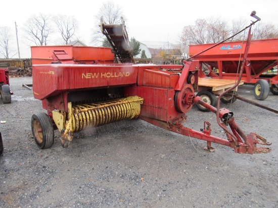 NH 276 Square Baler w/Thrower