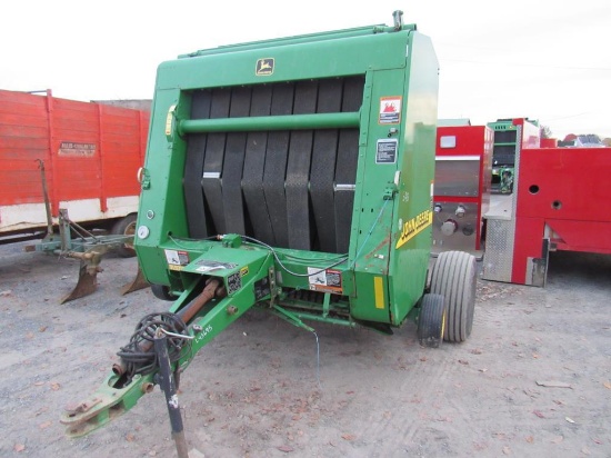 JD 557 Round Baler