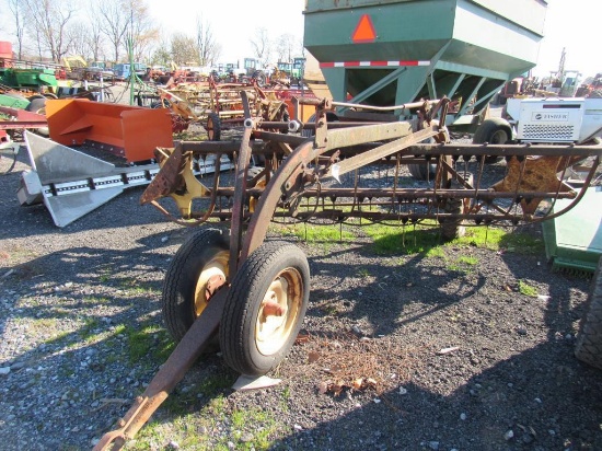 NH 256 Rake w/ Dolly Wheel