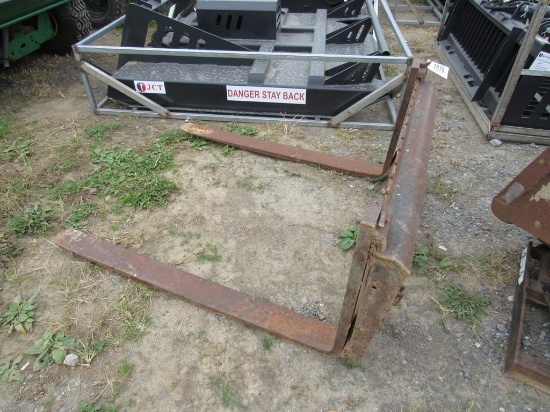Skidloader Pallet Forks