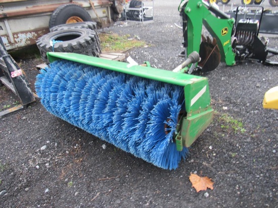 JD #60 Broom (front mount for 1400-1500 series)