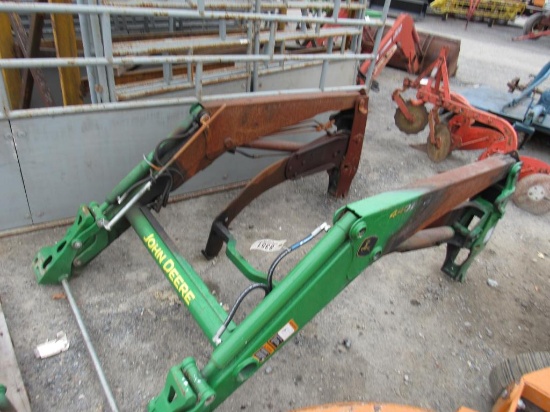 JD 440R Ldr w/ Brackets