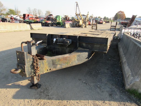 28' Triple Axle Farm Trailer (NO Title)
