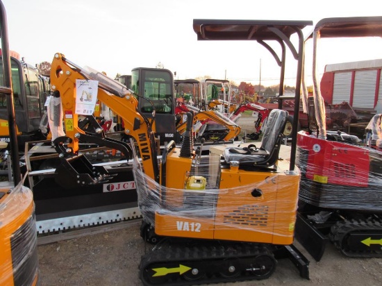 Miva VA13 Mini Excavator w/Thumb